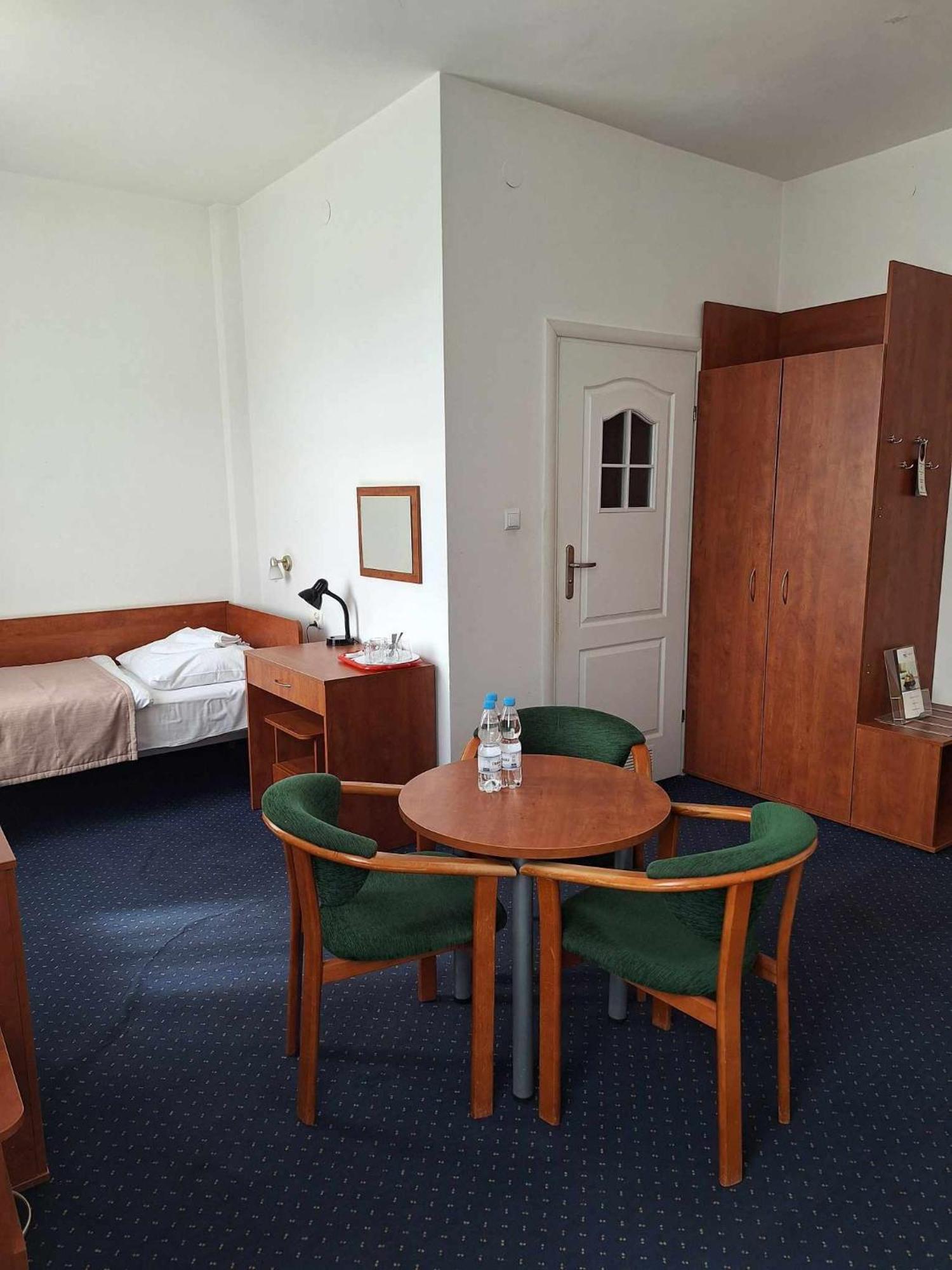 Hotel *** Nat Krynica Zdroj Εξωτερικό φωτογραφία