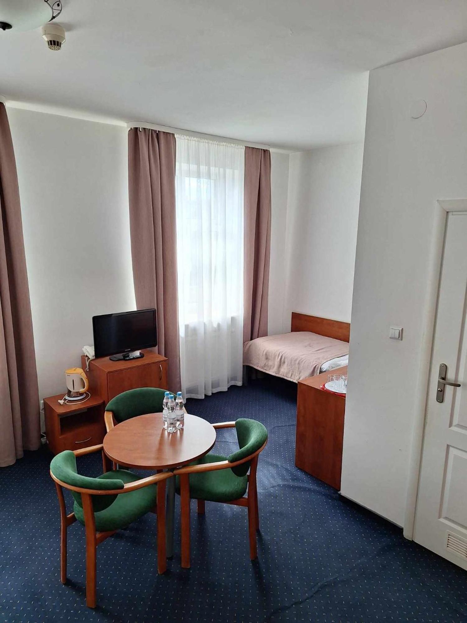 Hotel *** Nat Krynica Zdroj Εξωτερικό φωτογραφία