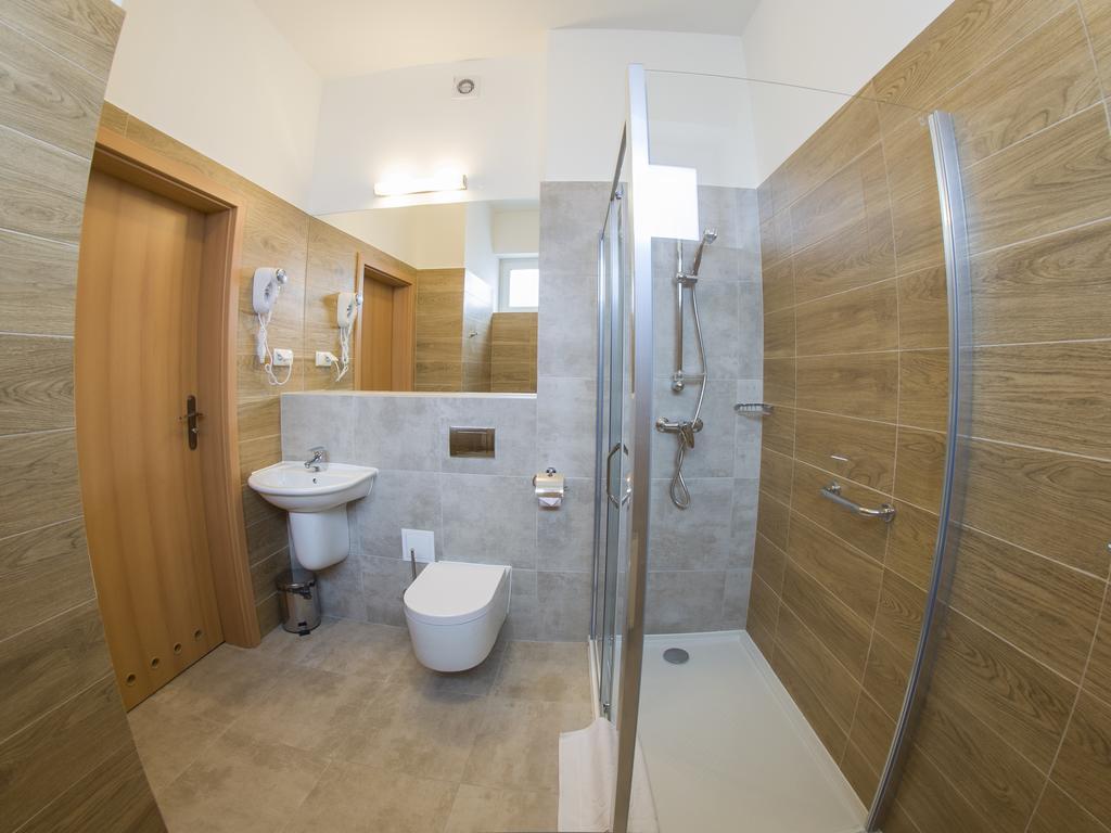 Hotel *** Nat Krynica Zdroj Εξωτερικό φωτογραφία