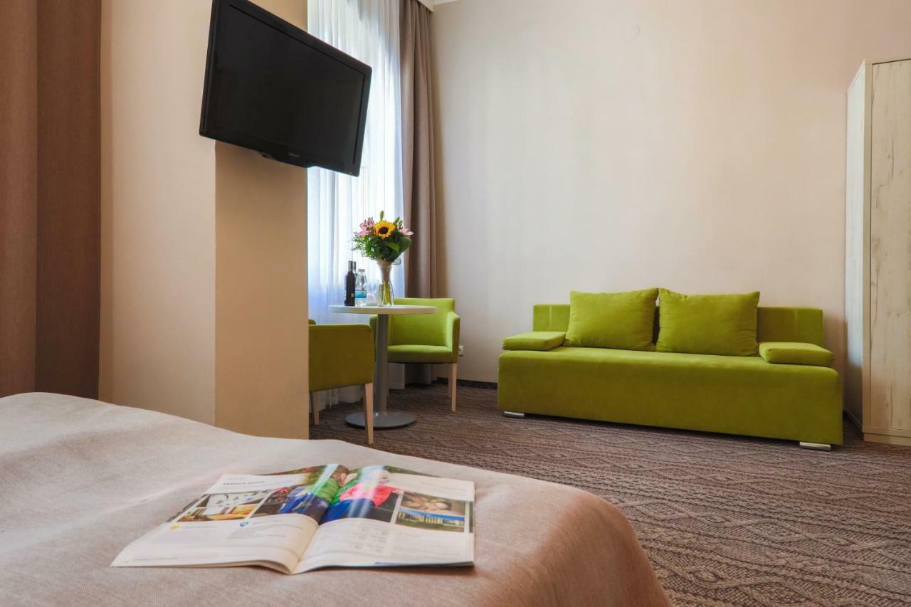 Hotel *** Nat Krynica Zdroj Εξωτερικό φωτογραφία